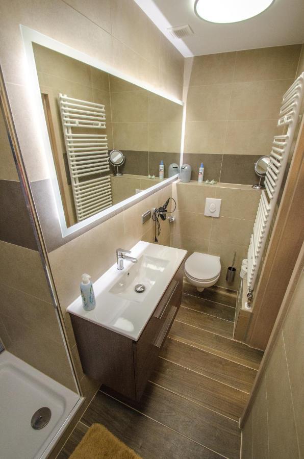 Ferienwohnung โคโลญ ภายนอก รูปภาพ