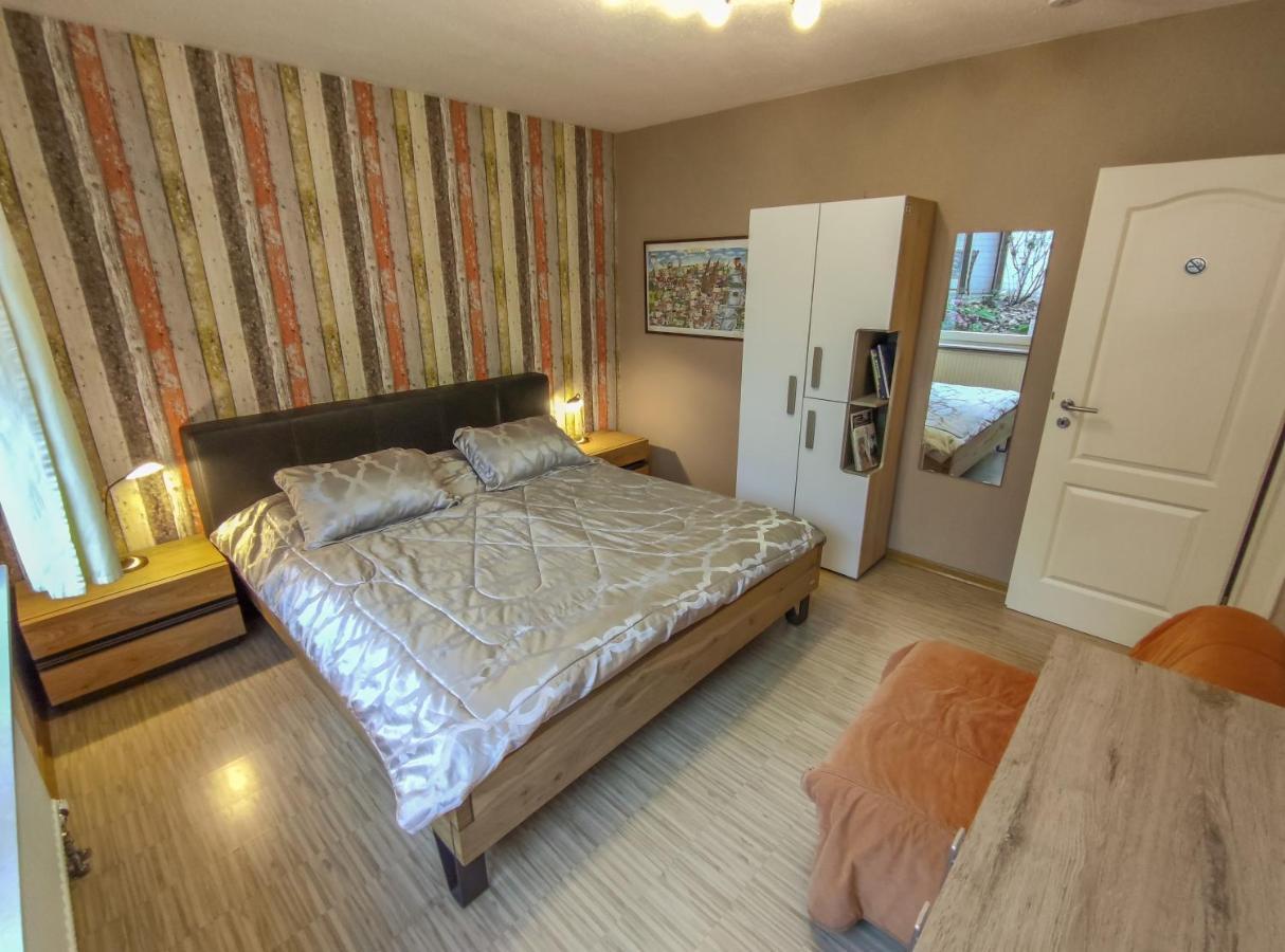 Ferienwohnung โคโลญ ภายนอก รูปภาพ